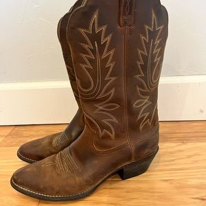 Women’s Ariat ATS Heritage R Toe Brown Western Boots - Size 10